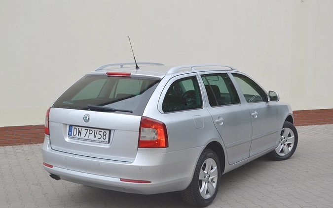 Skoda Octavia cena 17900 przebieg: 374800, rok produkcji 2011 z Gołańcz małe 277